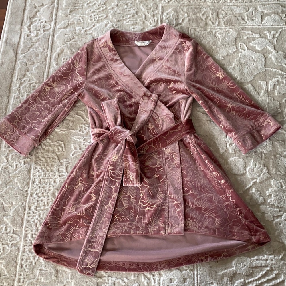 Joyfolie Robe Little Girl, diary rose with gold floral outline.